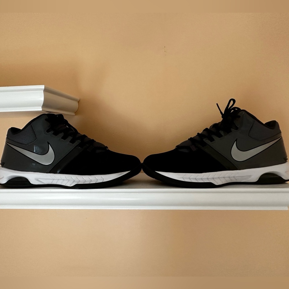 Nike Air Visi Pro 5 Sneakers - Picture 2 of 10